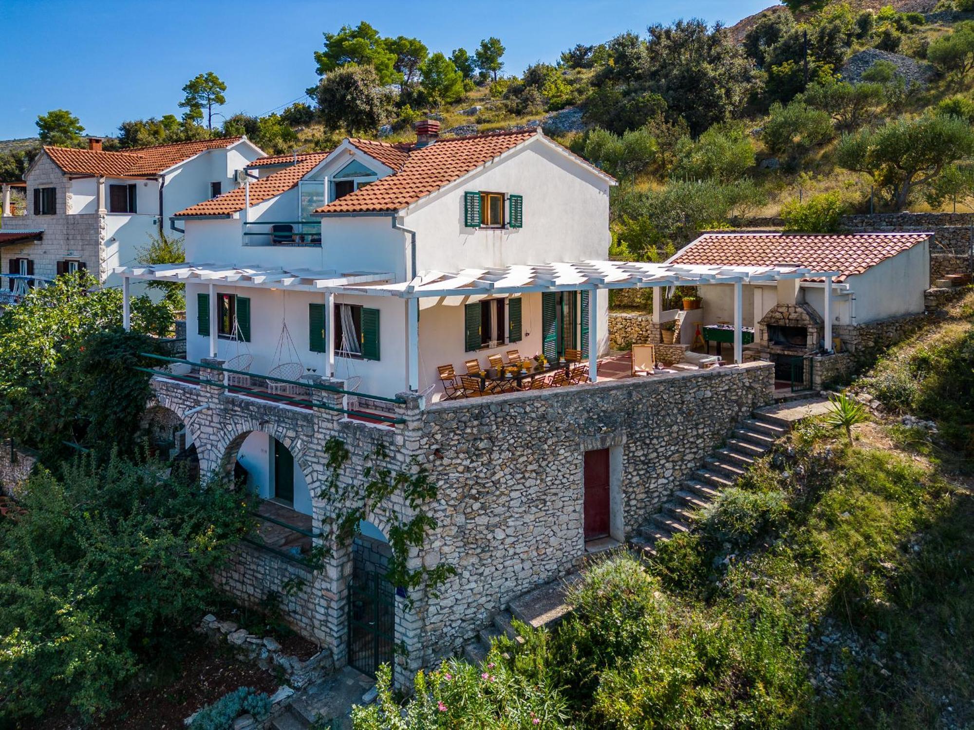 Vila Tudor Bobovisca Bagian luar foto