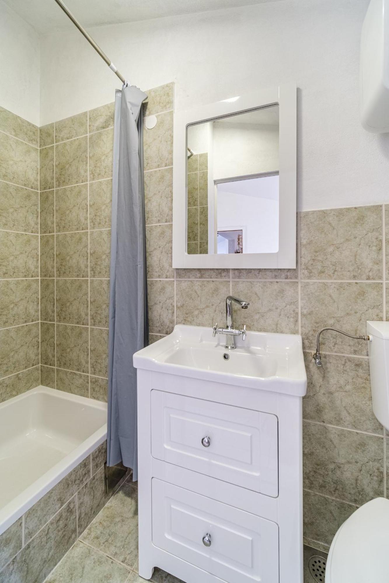 Vila Tudor Bobovisca Bagian luar foto