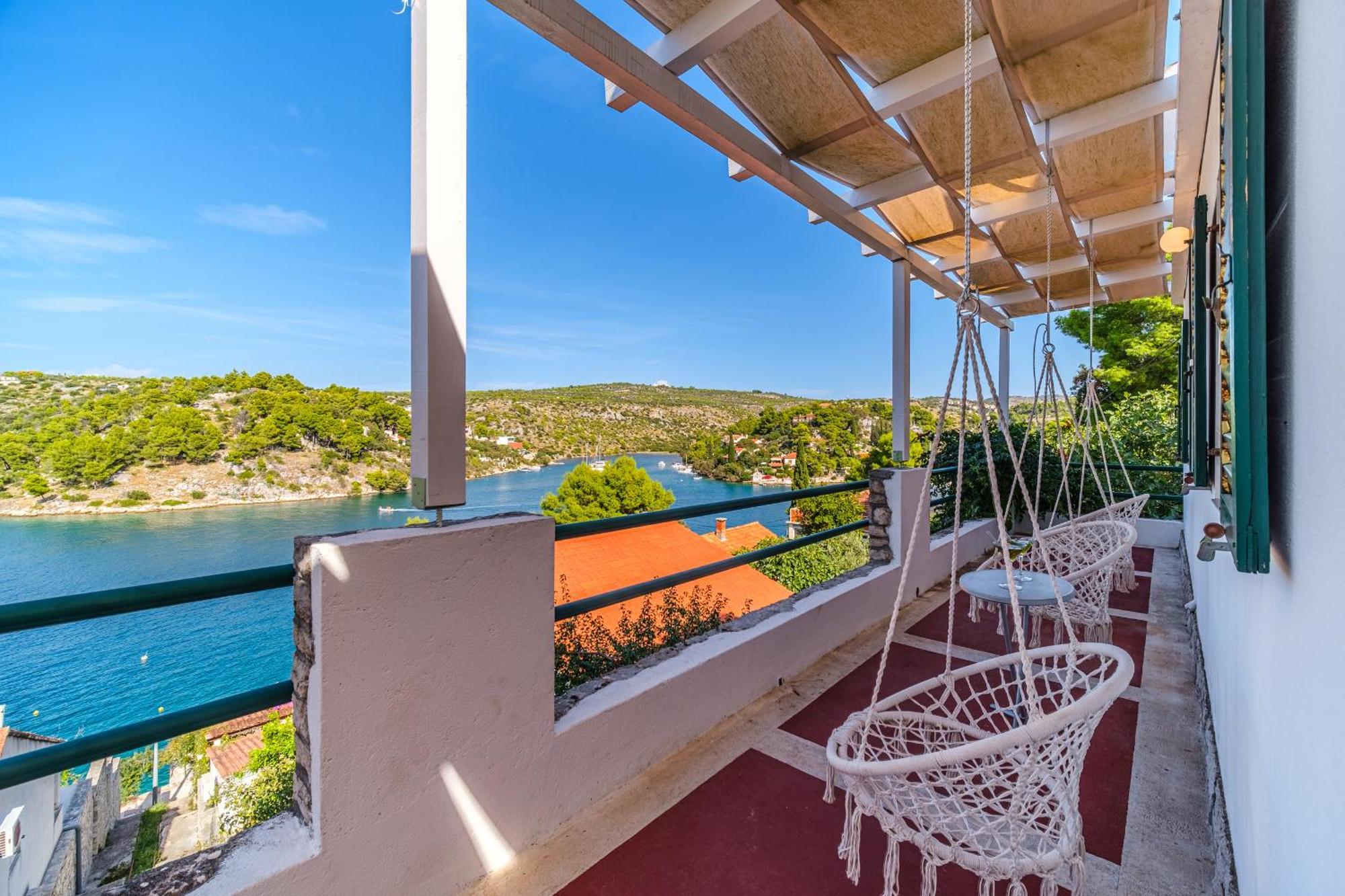 Vila Tudor Bobovisca Bagian luar foto