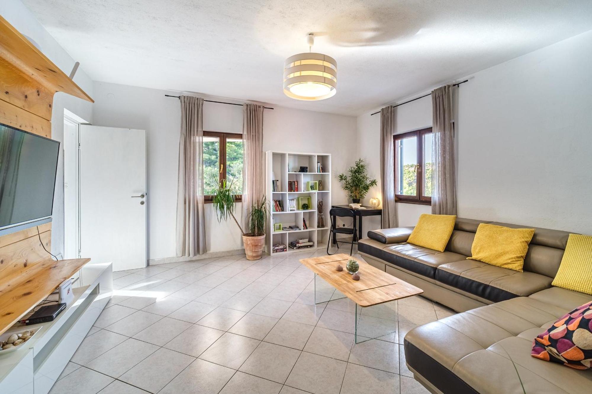 Vila Tudor Bobovisca Bagian luar foto